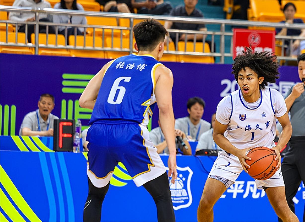 开云-轰30分3助4断！中国男篮18岁1米83混血控卫闪耀：下赛季征战NCAA